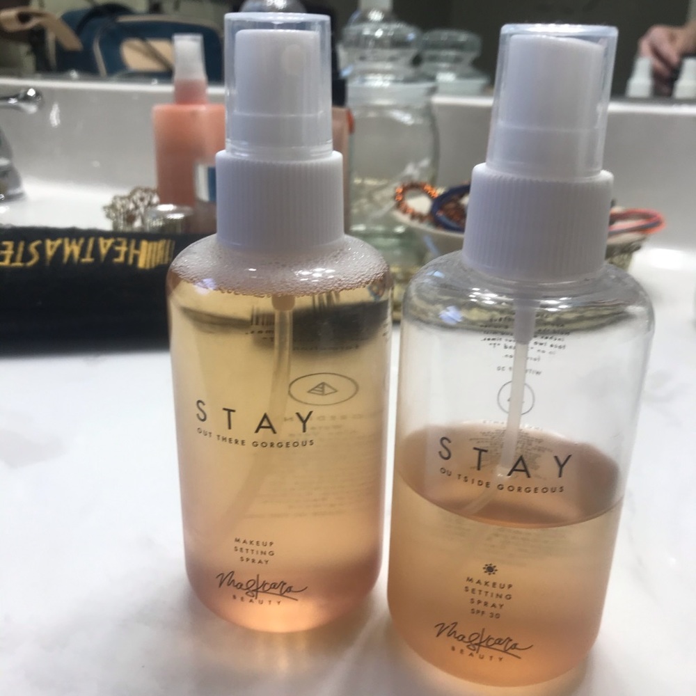 Maskcara stay spray.
